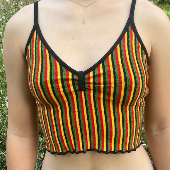 Adorable tank top! For summer - Picture 2 of 3